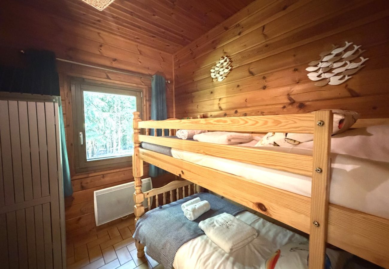 Chambre avec lits superposés