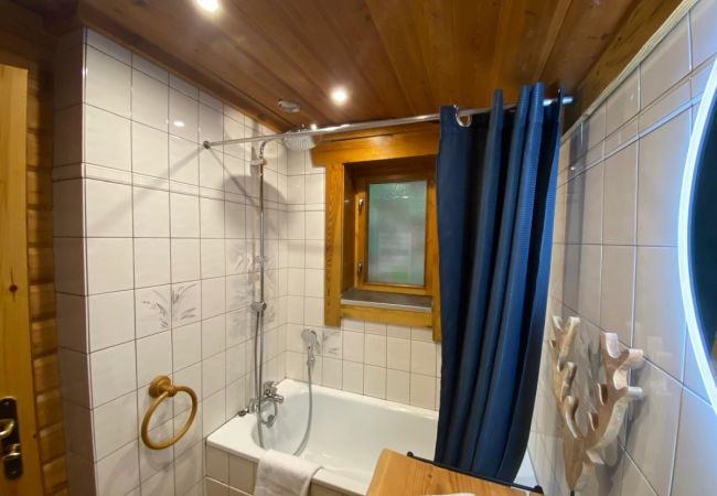 Chalet à La Bresse - LE GRAND CERF  Chalet en rondins avec SPA Jacuzzi Chalet à La Bresse - LE GRAND CERF  Chalet en rondins avec SPA Jacuzzi