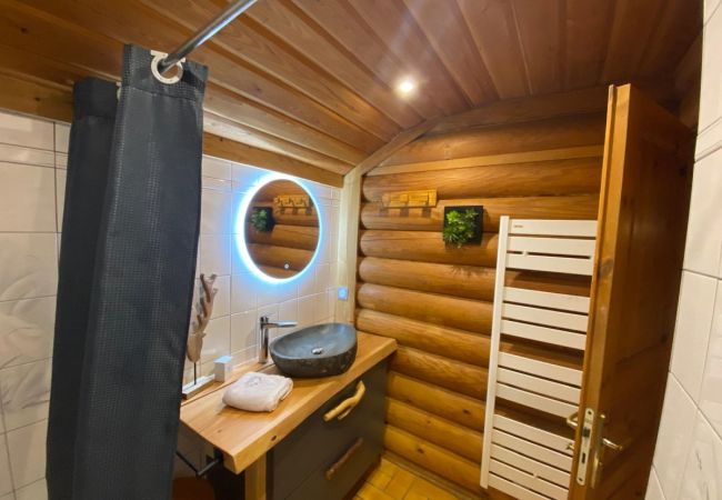 Chalet à La Bresse - LE GRAND CERF  Chalet en rondins avec SPA Jacuzzi Chalet à La Bresse - LE GRAND CERF  Chalet en rondins avec SPA Jacuzzi