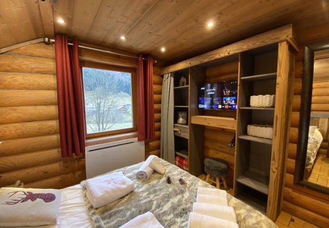 Chalet à La Bresse - LE GRAND CERF  Chalet en rondins avec SPA Jacuzzi Chalet à La Bresse - LE GRAND CERF  Chalet en rondins avec SPA Jacuzzi