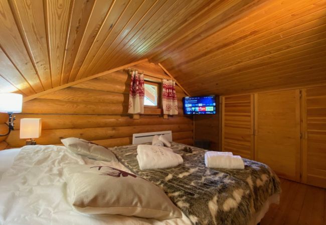 Chalet à La Bresse - LE GRAND CERF  Chalet en rondins avec SPA Jacuzzi Chalet à La Bresse - LE GRAND CERF  Chalet en rondins avec SPA Jacuzzi