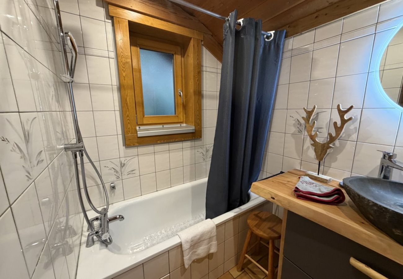 Chalet à La Bresse - LE GRAND CERF  Chalet en rondins avec SPA Jacuzzi