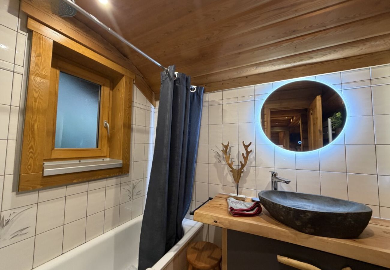 Chalet à La Bresse - LE GRAND CERF  Chalet en rondins avec SPA Jacuzzi