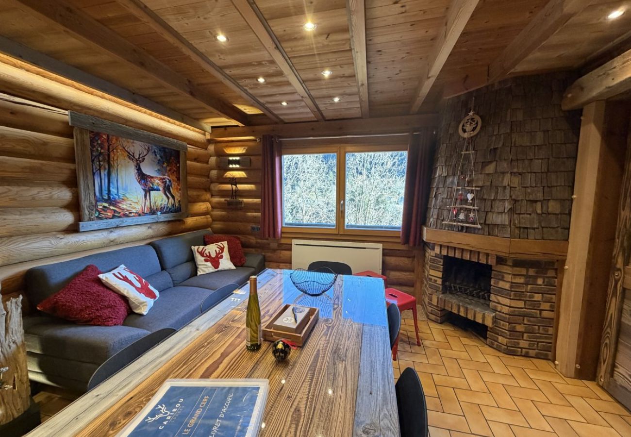 Chalet à La Bresse - LE GRAND CERF  Chalet en rondins avec SPA Jacuzzi
