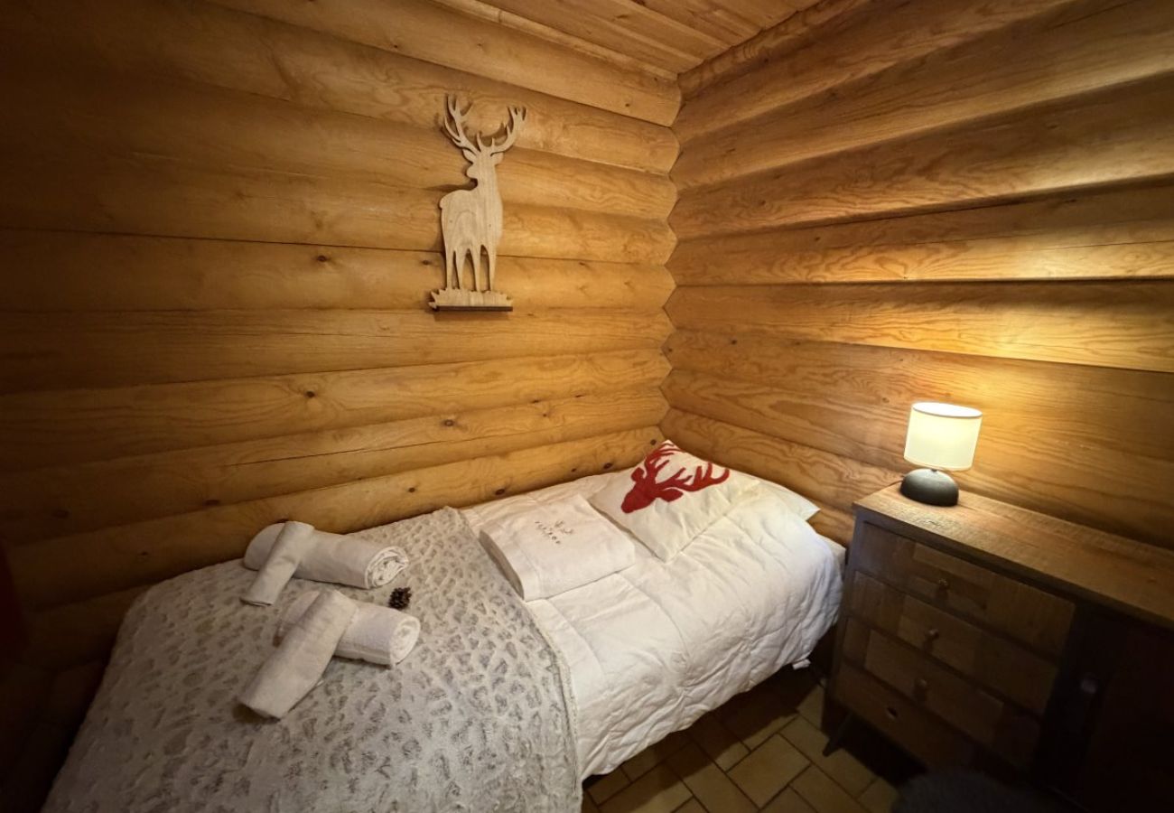 Chalet à La Bresse - LE GRAND CERF  Chalet en rondins avec SPA Jacuzzi