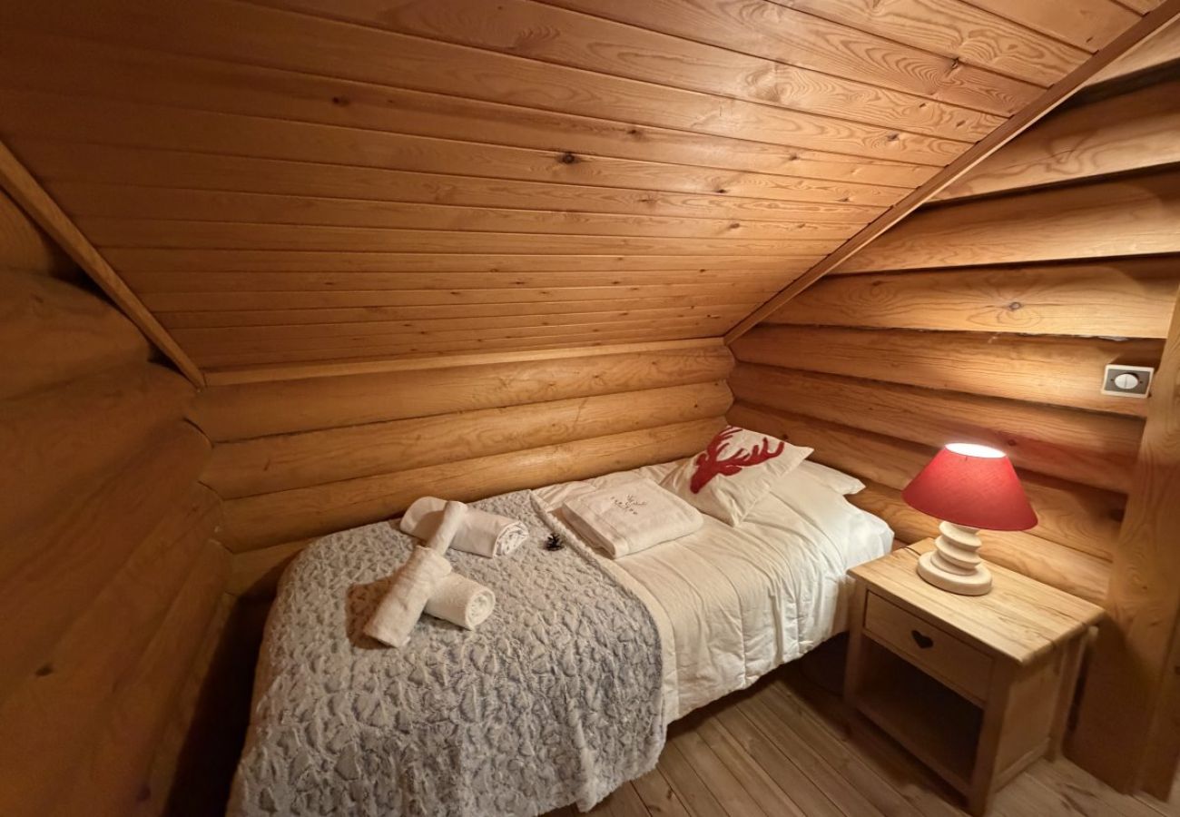 Chalet à La Bresse - LE GRAND CERF  Chalet en rondins avec SPA Jacuzzi