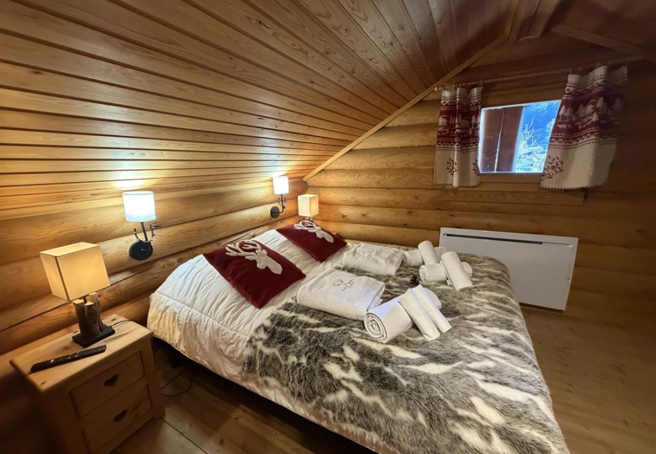 Chalet à La Bresse - LE GRAND CERF  Chalet en rondins avec SPA Jacuzzi