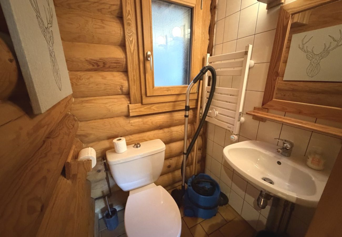 Chalet à La Bresse - LE GRAND CERF  Chalet en rondins avec SPA Jacuzzi