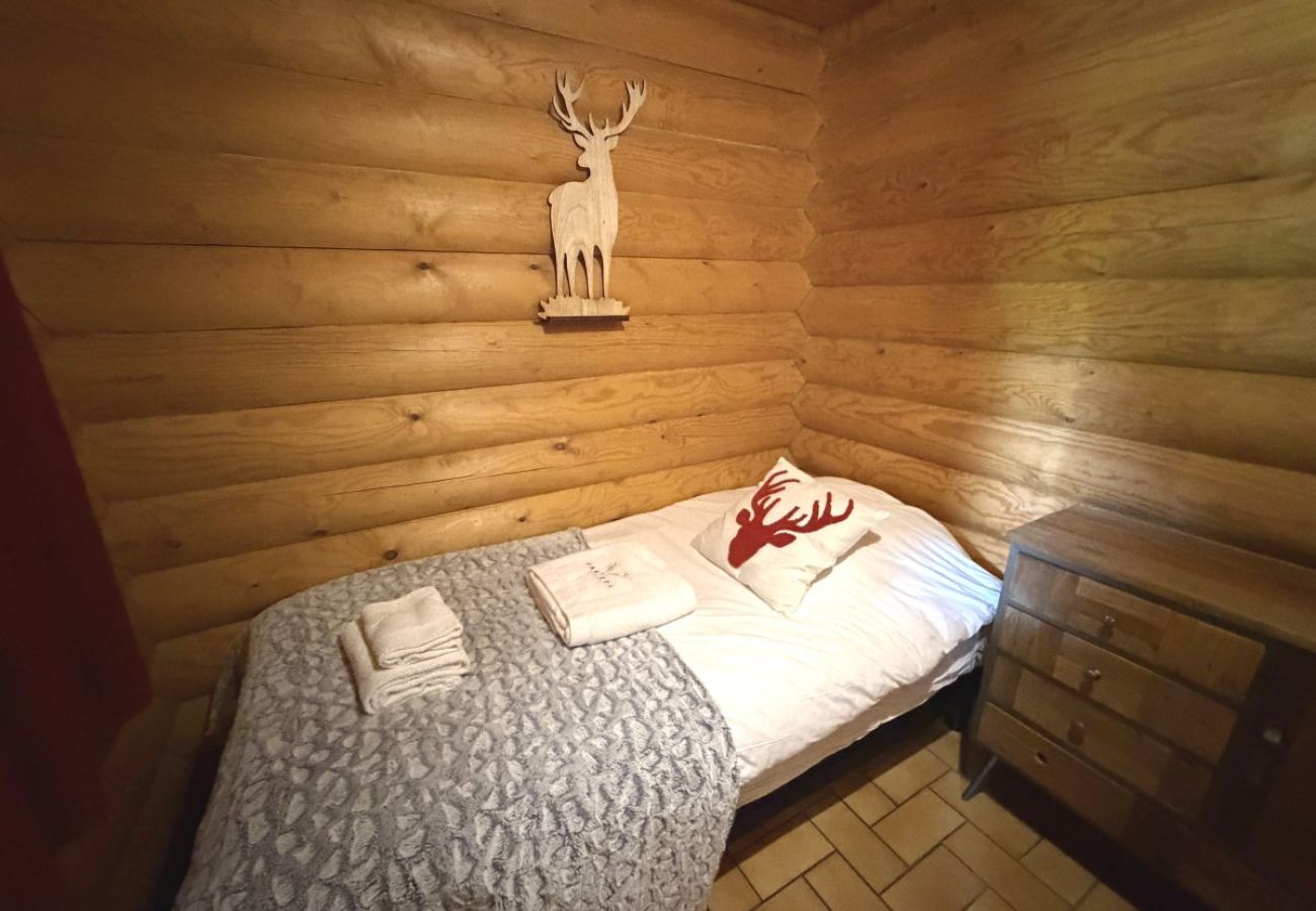 Chalet à La Bresse - LE GRAND CERF  Chalet en rondins avec SPA Jacuzzi