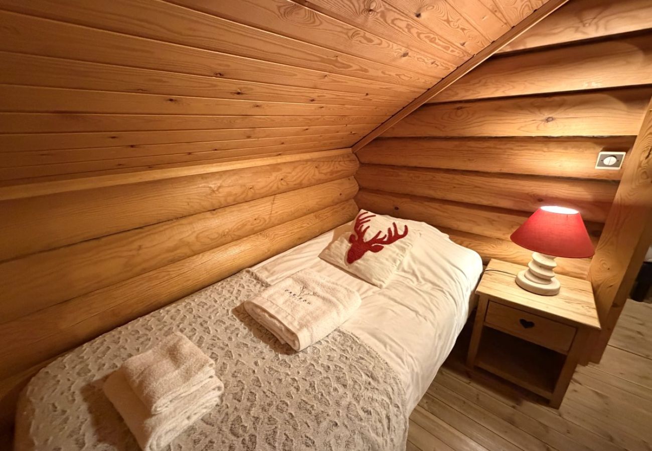 Chalet à La Bresse - LE GRAND CERF  Chalet en rondins avec SPA Jacuzzi