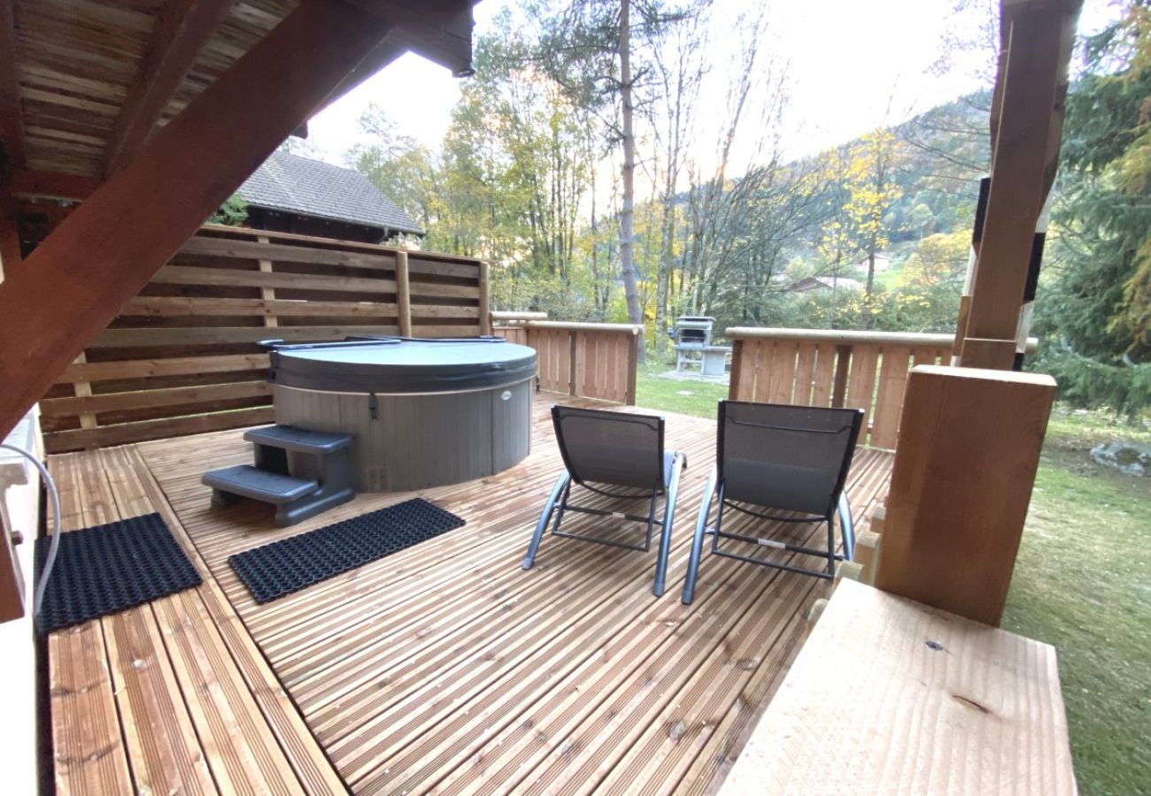 Terrasse avec SPA Jacuzzi Terrasse avec SPA Jacuzzi
