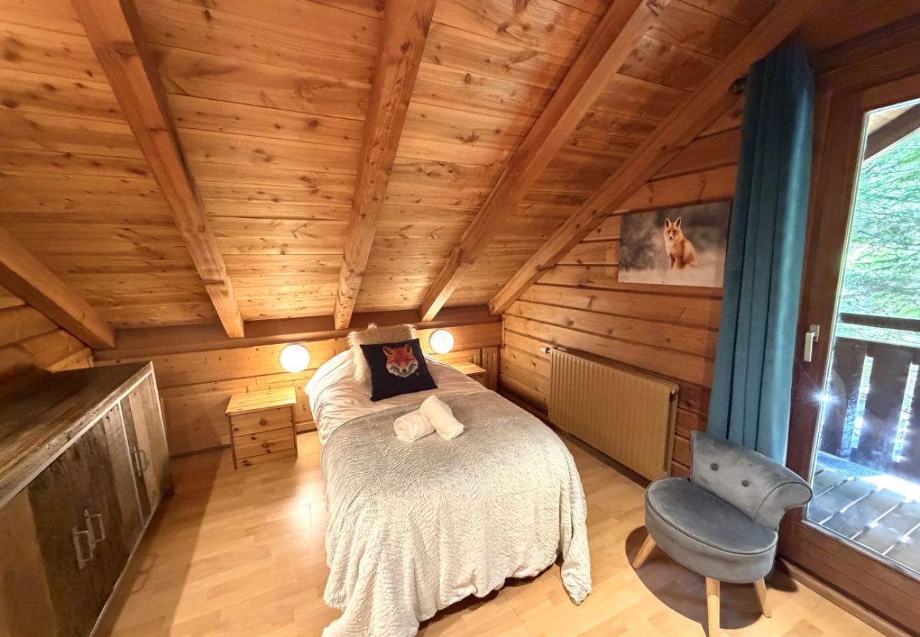 Chambre avec deux lits simples