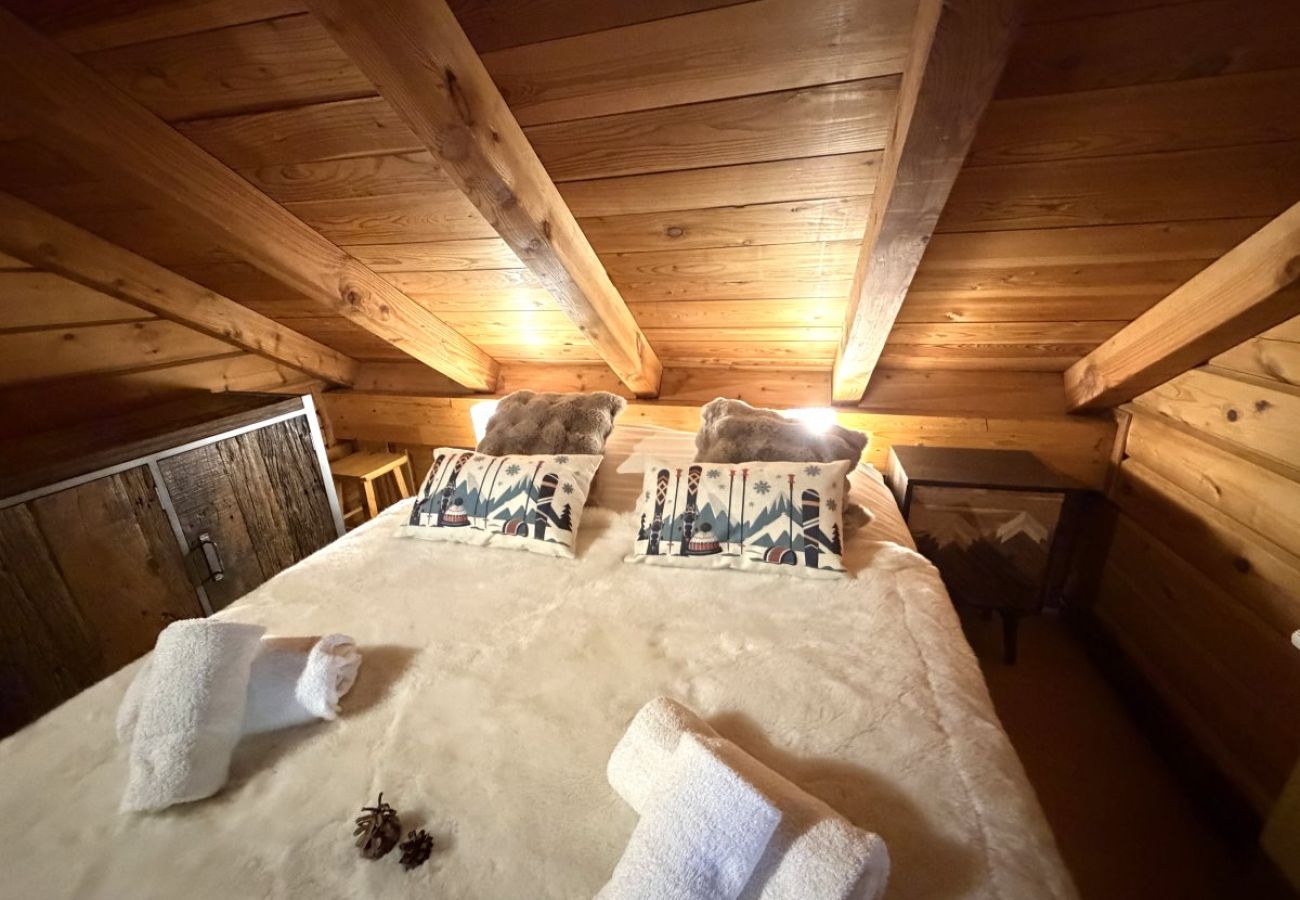 Chambre avec lit double