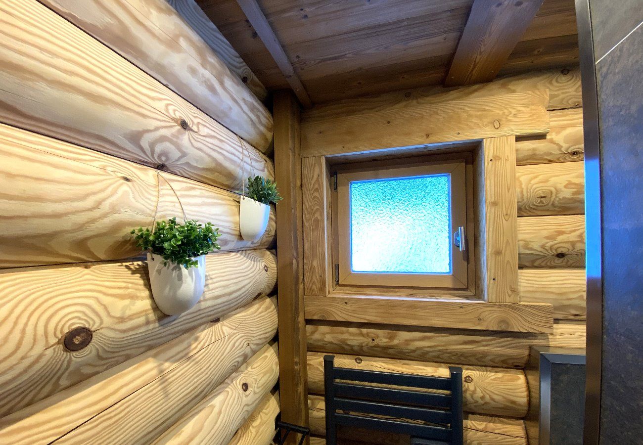 Salle de bain avec douche